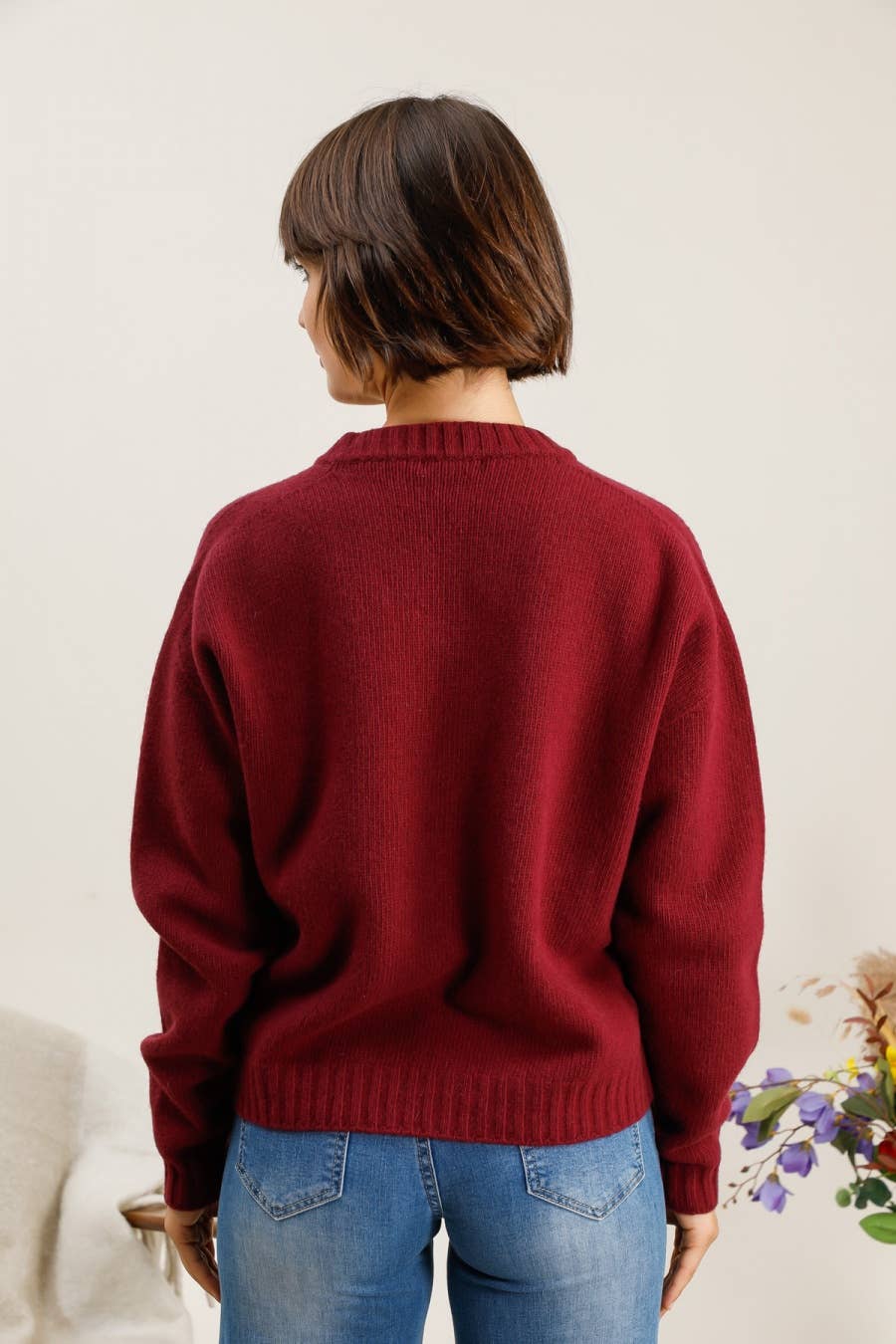 Bishop V-neck sweater 100% superfine merino wool