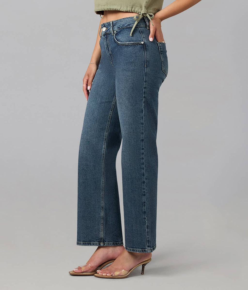 Isabelle Mid Rise Comfort Straight Jeans Film Noir